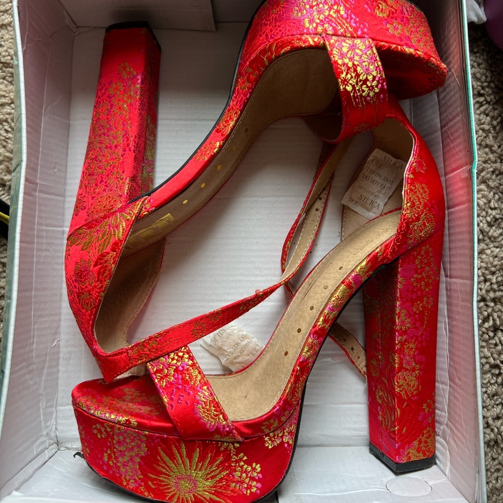 Platform heels